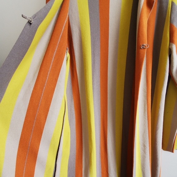 Vakko Women Collar Sweater Cardigan with hook, orange, yellow and tan stripes - Picture 10 of 14